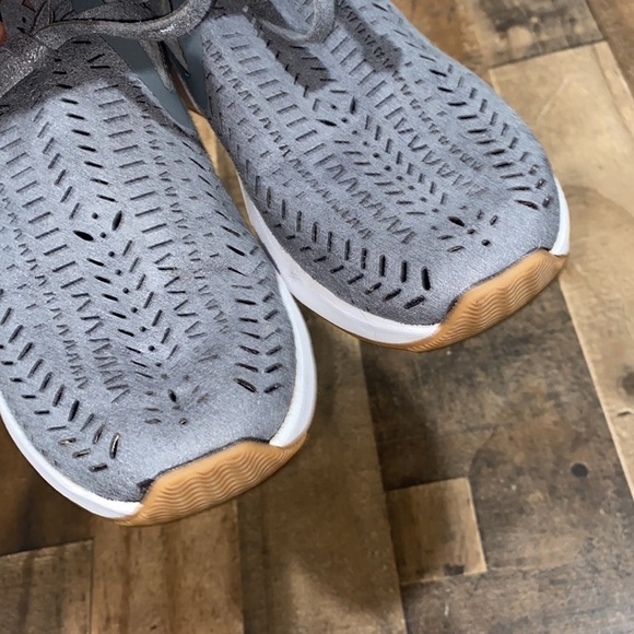 Native sneaker style gray slip on laser design cut out shoes size 6 - Picture 7 of 11